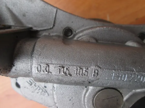 VW Öljypumppu OEM 03L115105B 1.6/2.0 TDI image 3