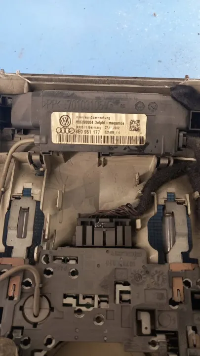 Éclairage Cabine Audi A4 B6 OEM 8E0951177 - Occasion image 3