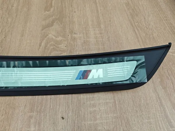OEM 9447022 Rechte hintere Schwellerverkleidung BMW G30 image 3