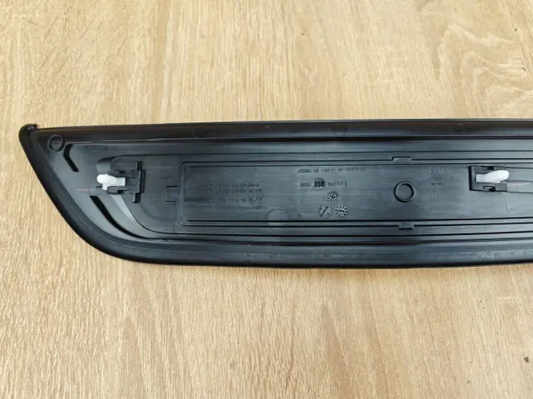OEM 9447022 Rechte hintere Schwellerverkleidung BMW G30 image 5