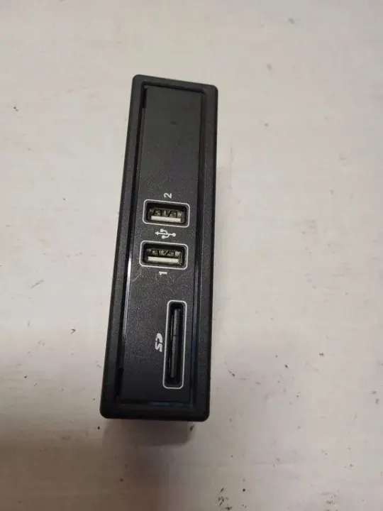 Mercedes-Benz AUX/USB Multimedia-aansluiting OEM A2058200226 image 5