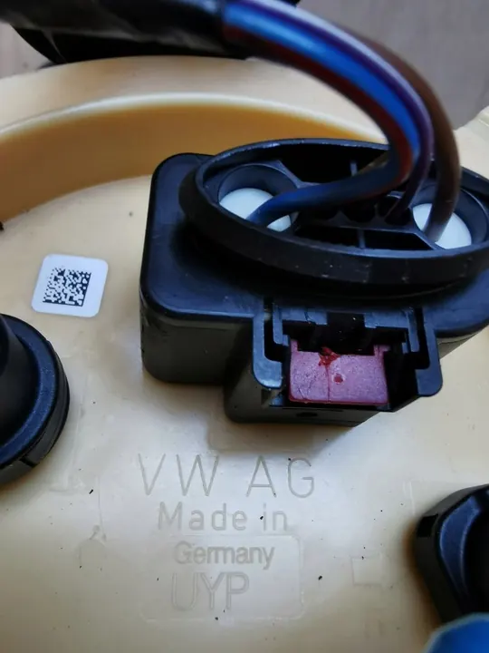 Bomba de combustível VOLKSWAGEN PASSAT B7 3AA919050B image 2