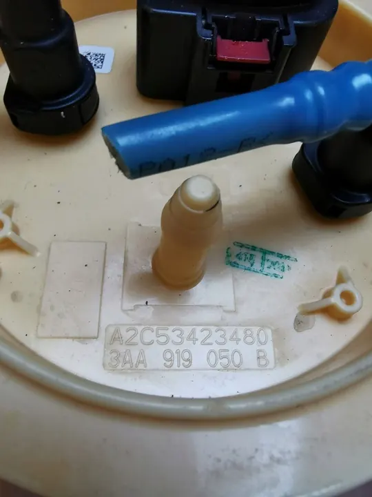 Bomba de combustível VOLKSWAGEN PASSAT B7 3AA919050B image 3