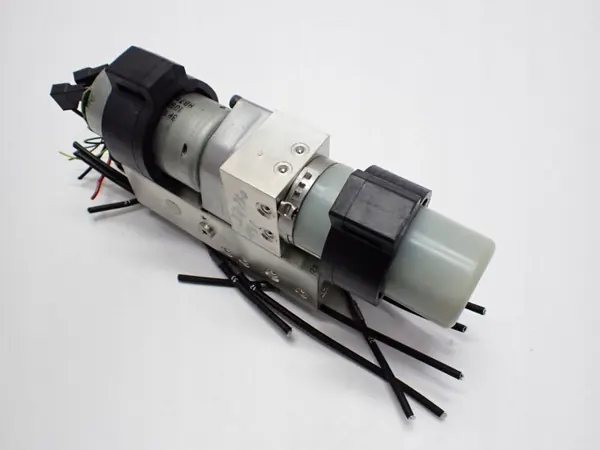 Pompe de toit OEM A1728000030 pour Mercedes SLK R172 image 2