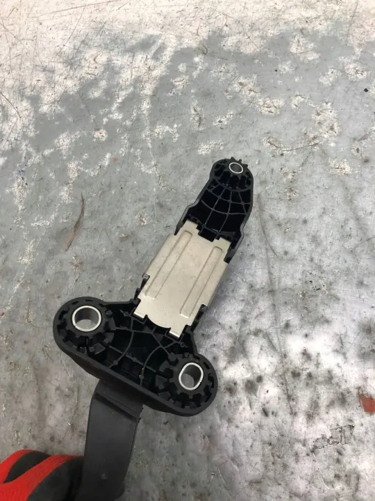 Kia Picanto III Gasreglage OEM APU27180 - Begagnad image 3