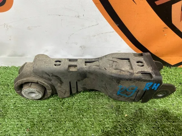 Rear Right Control Arm Land Rover Discovery Sport L550 OEM image 5