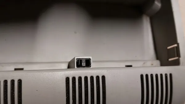 Aurinkolasitlokero SKODA OCTAVIA II FABIA II 1Z0868565F image 3