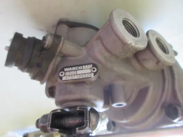 Jarrunvoimasäätöventtiili Wabco OEM 4757100220 image 4