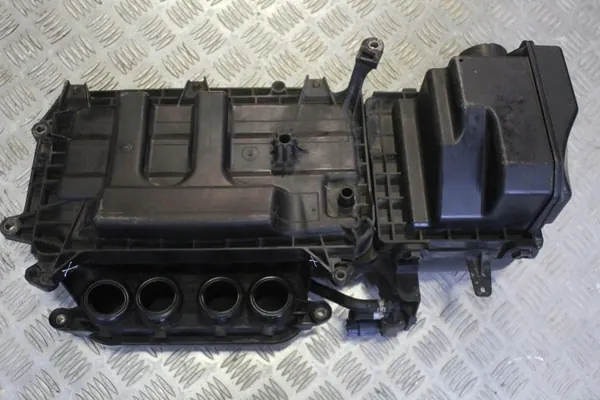 Ventiltäcke & Filterhus Set OEM 67675 Nissan image 3