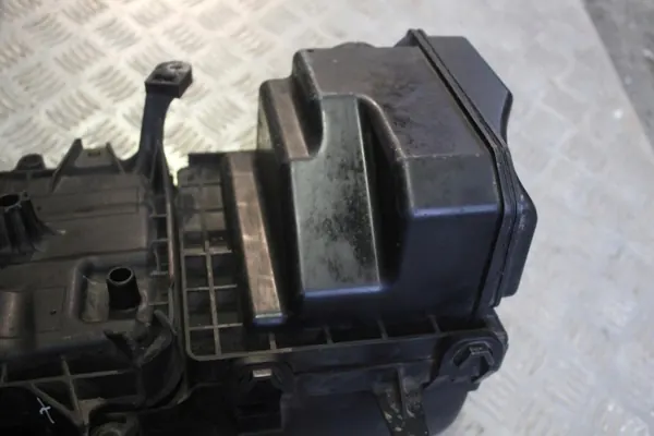 Ventiltäcke & Filterhus Set OEM 67675 Nissan image 5