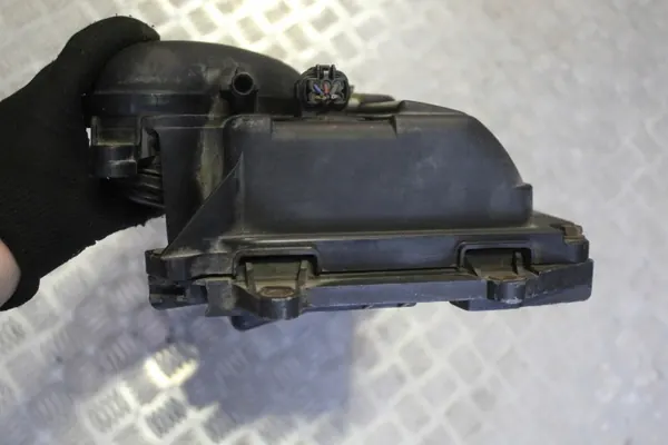Ventiltäcke & Filterhus Set OEM 67675 Nissan image 8