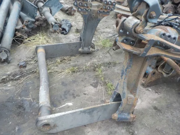 Scania Bakre Stabilisatorfäste - Begagnad image 2