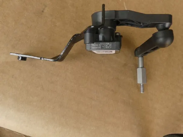 Strålkastarnivåsensor Höger OEM 5WA412522D image 3