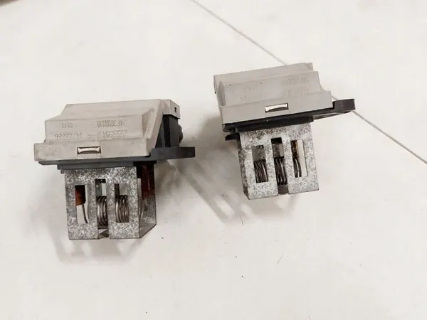 Fläktmotstånd RENAULT CLIO IV 4 255505343R image 6