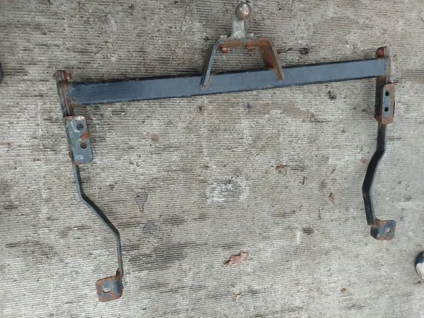 Anhängerkupplung Opel Vivaro 2018 OEM 8201358791 image 2