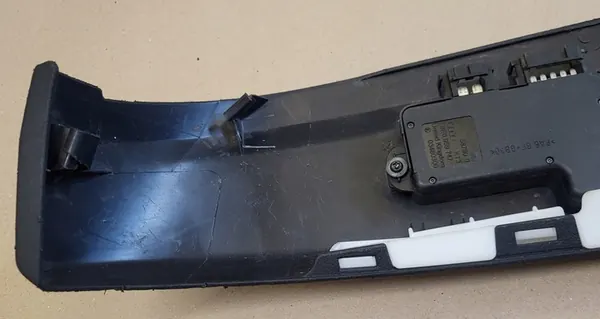 Audi A3 8P Bestuurderszit Schakelcover Links OE image 6