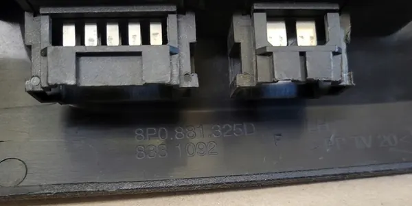 Audi A3 8P Bestuurderszit Schakelcover Links OE image 9