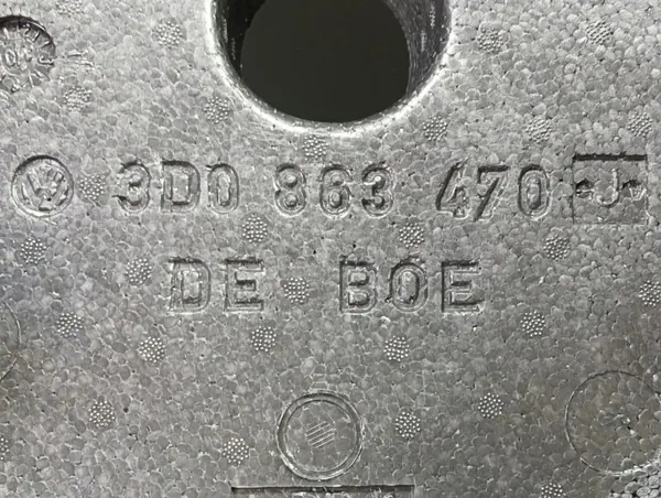 OEM 3D0863470 Rad-Einlage Kofferraum für VW Phaeton image 3