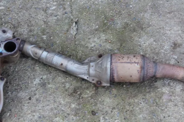 Coletor de Escape Catalisador Subaru Forester IV SJ 2.0R OEM image 3