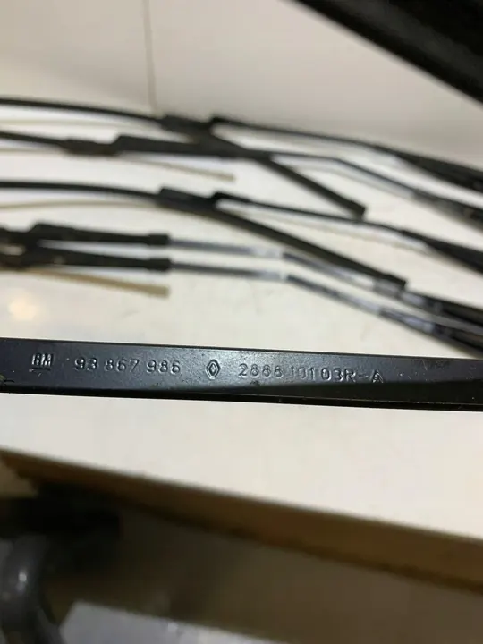 RENAULT TRAFIC III Right Wiper Arm 288864419R image 3