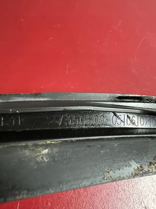 BMW X1 F48 F49 Moldura de janela dianteira esquerda 7350609 image 3