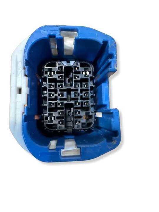 Conector cámara parachoques Peugeot 3008 III OEM BWG1179 image 3
