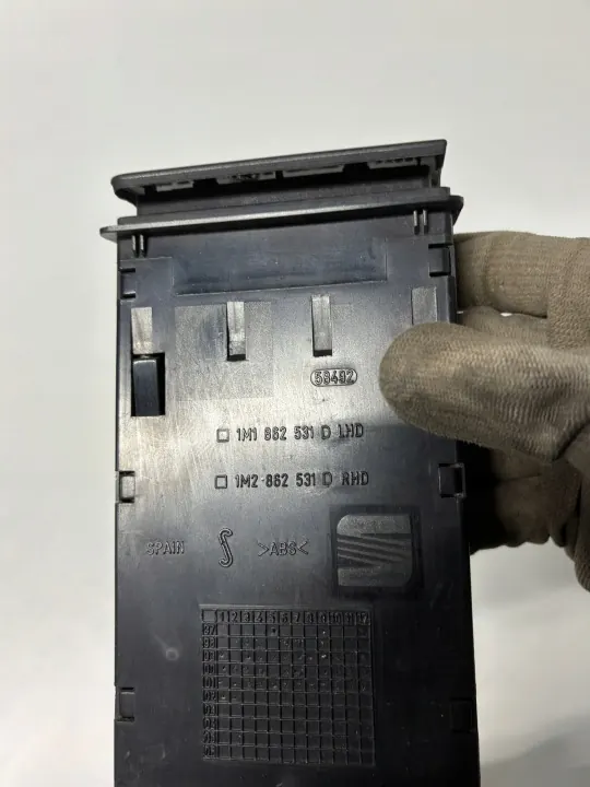 Muggfäste OEM 1M1862531D för Seat Leon I image 3