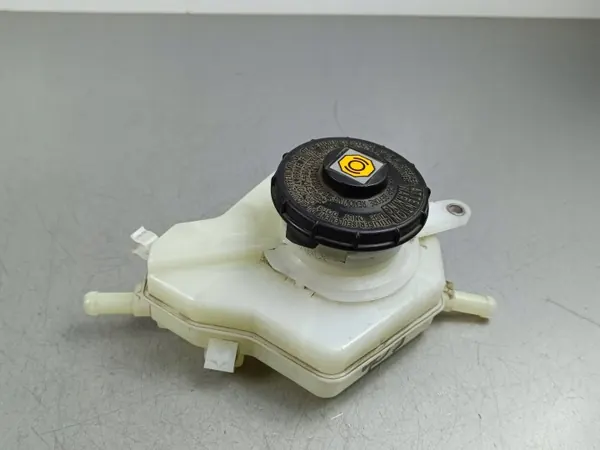 Bromsvätskebehållare OEM FOB52534 - Begagnad image 2