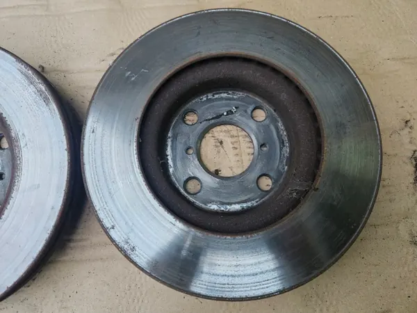 Toyota OE Jarrulevyt & Palat Etu OEM image 7