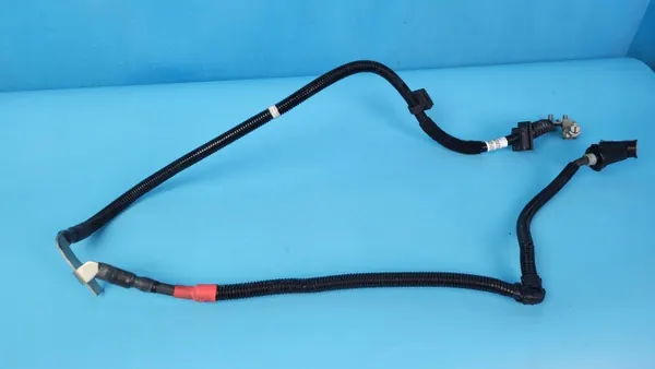 Cable batería BMW X1 U11 OEM 7953074 - Usado image 3