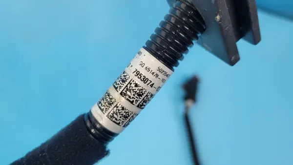 Cable batería BMW X1 U11 OEM 7953074 - Usado image 6
