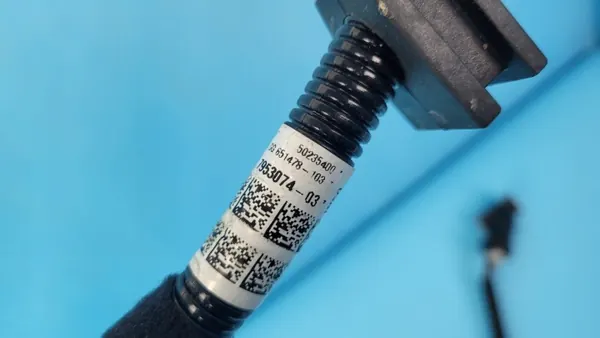 Cable batería BMW X1 U11 OEM 7953074 - Usado image 7