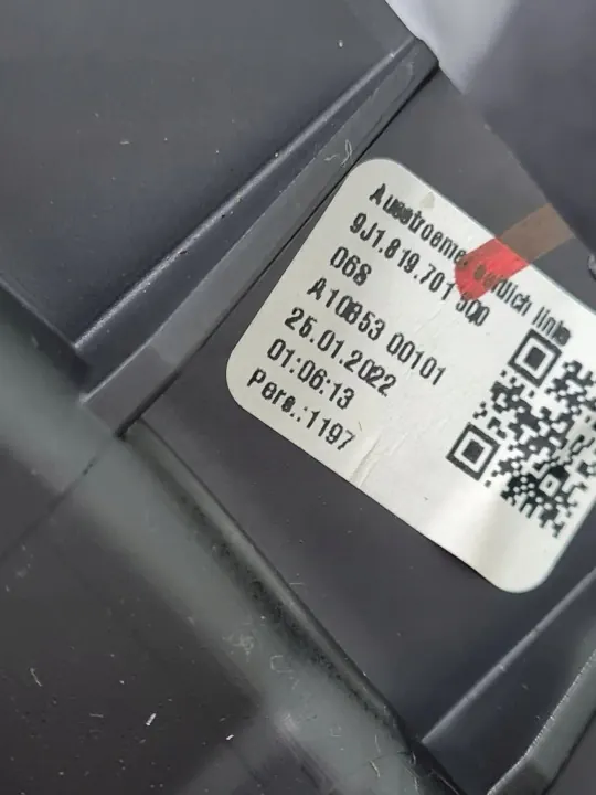 Conduto de ar Porsche Taycan OEM 9J1819701 - Usado image 3