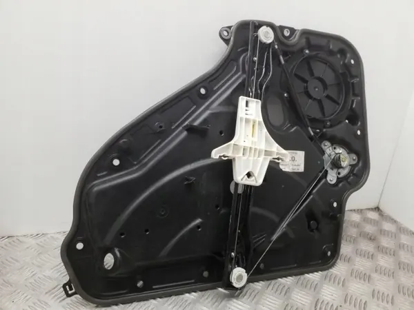 OEM 5K4839729G Régulateur de vitre arrière d'occasion image 3