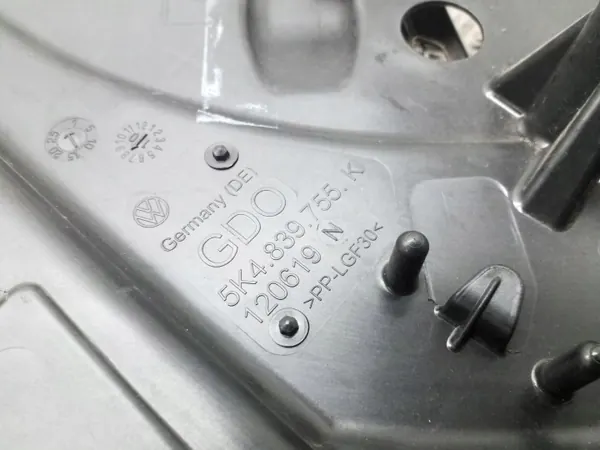 OEM 5K4839729G Régulateur de vitre arrière d'occasion image 5