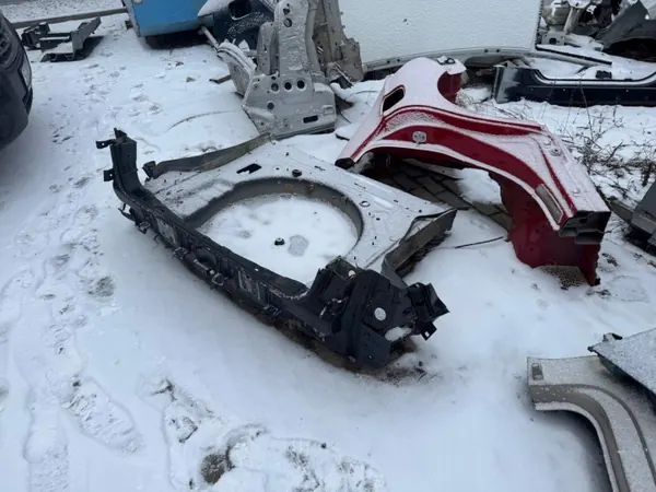 Takapuskuri OEM PAS TYŁ TYLNY WANNA Renault Koleosille image 3