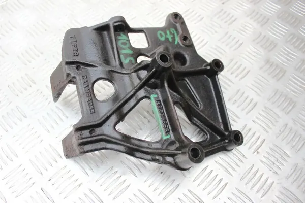 Mitsubishi OE MB609653 Soporte Montaje Usado image 2