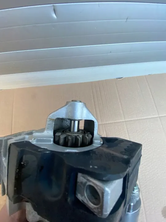 Motor de arranque BMW G01 G05 G06 G07 G11 G20 G26 G82 OEM 8671505 image 3