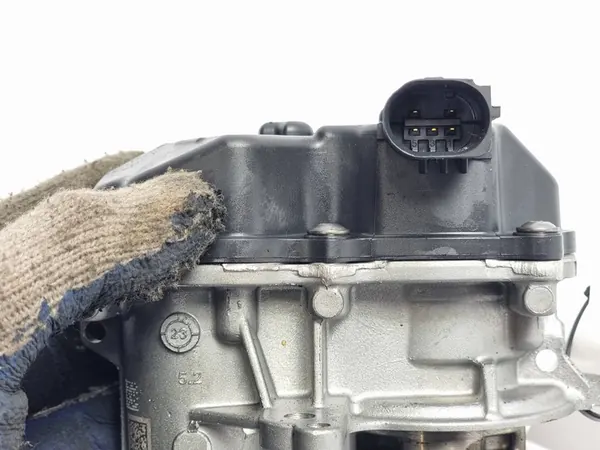 EGR-venttiili Audi A4 B9 Quattro 2023 05L131501M image 3