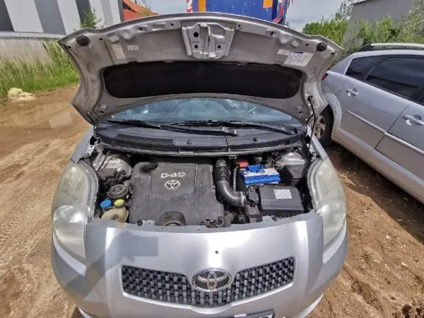 Toyota Yaris takaovi lukko oikea OEM as2 EIS-2669012 image 7