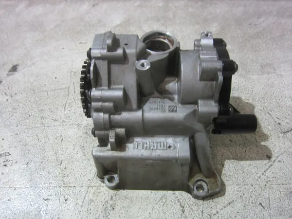 BMW Öljypumppu OEM 11417624135 X1 F48 F30 G01 image 3