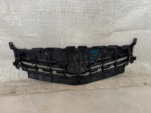 TOYOTA AURIS LIFT 09-12 GRILL image 2