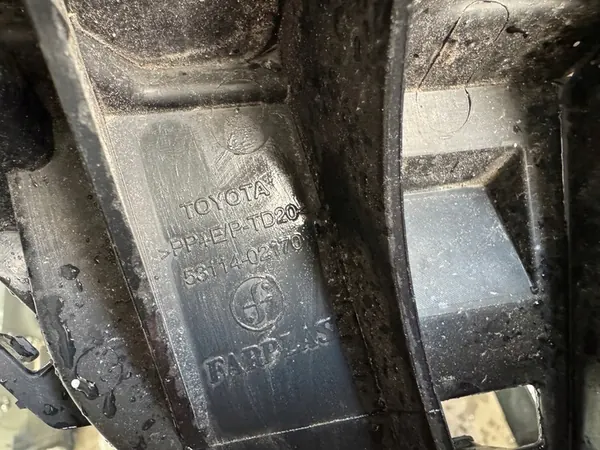 TOYOTA AURIS LIFT 09-12 GRILL image 3