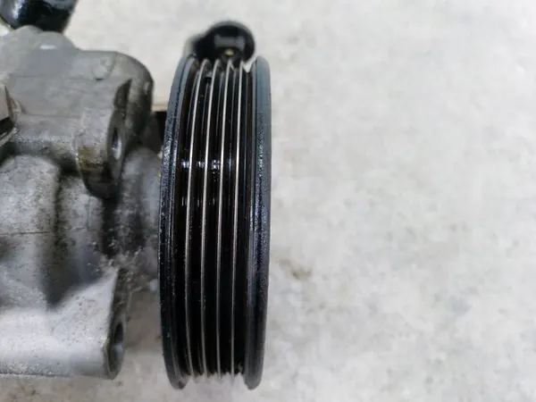 Bomba de dirección OEM 2.5 16V para Subaru Outback image 6
