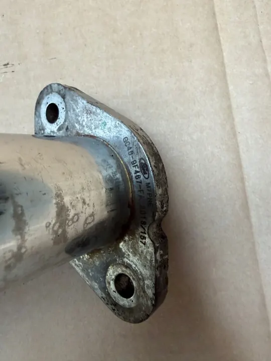 Tuyau Échappement EGR Ford OEM GC46-9F467-FA Occasion image 3