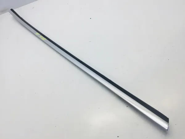 OEM LISTWA ZGARNIAJĄCA PRAWA PRZEDNIA PEUGEOT 5008 image 2