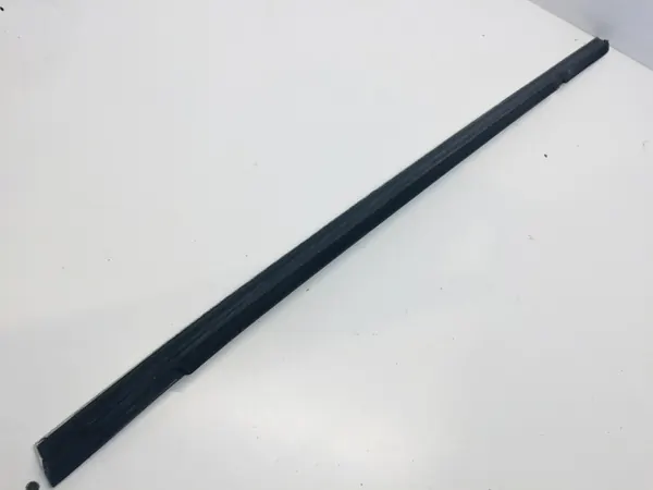 OEM LISTWA ZGARNIAJĄCA PRAWA PRZEDNIA PEUGEOT 5008 image 3