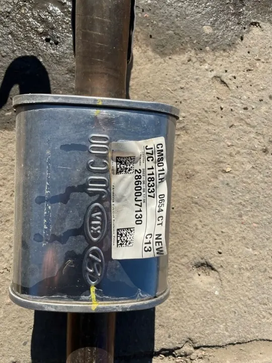 Kia OEM 28600J7130 Midden- en Achterdemper Set image 4