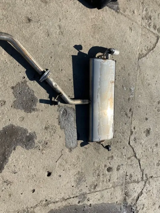 Kia OEM 28600J7130 Midden- en Achterdemper Set image 5