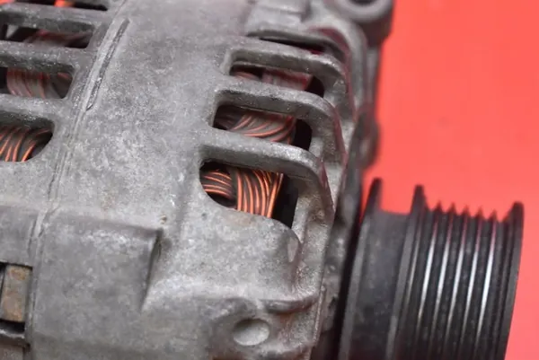 Generaattori Audi A4 B6 2.0 20V 06B903016S image 5